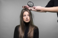 Vlasová alopecia, akné alebo psoriáza