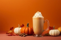 Jesenná tradícia, ktorá zarába milióny. V čom spočíva čaro Pumpkin Spice latte?