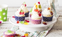Oslávte deň detí mini tortičkami so šťavnatým prekvapením
