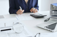 Vyhnite sa sankciám a chybám: Nepodceňujte dôležitosť prekladov finančných dokumentov