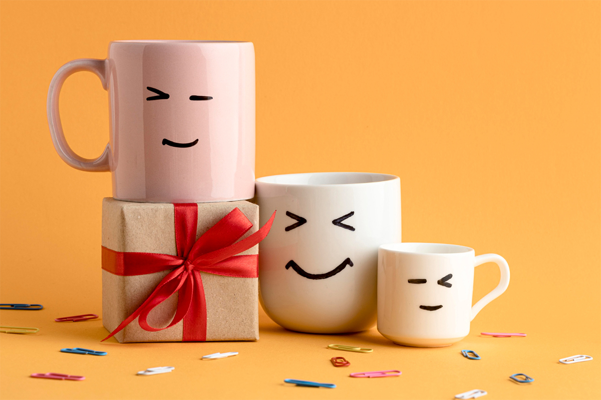 freepik_gifts_office1