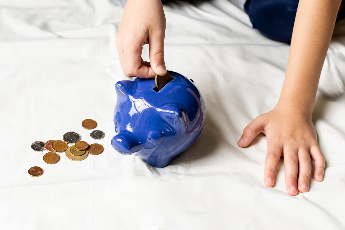 freepik_pocket_money_kids25