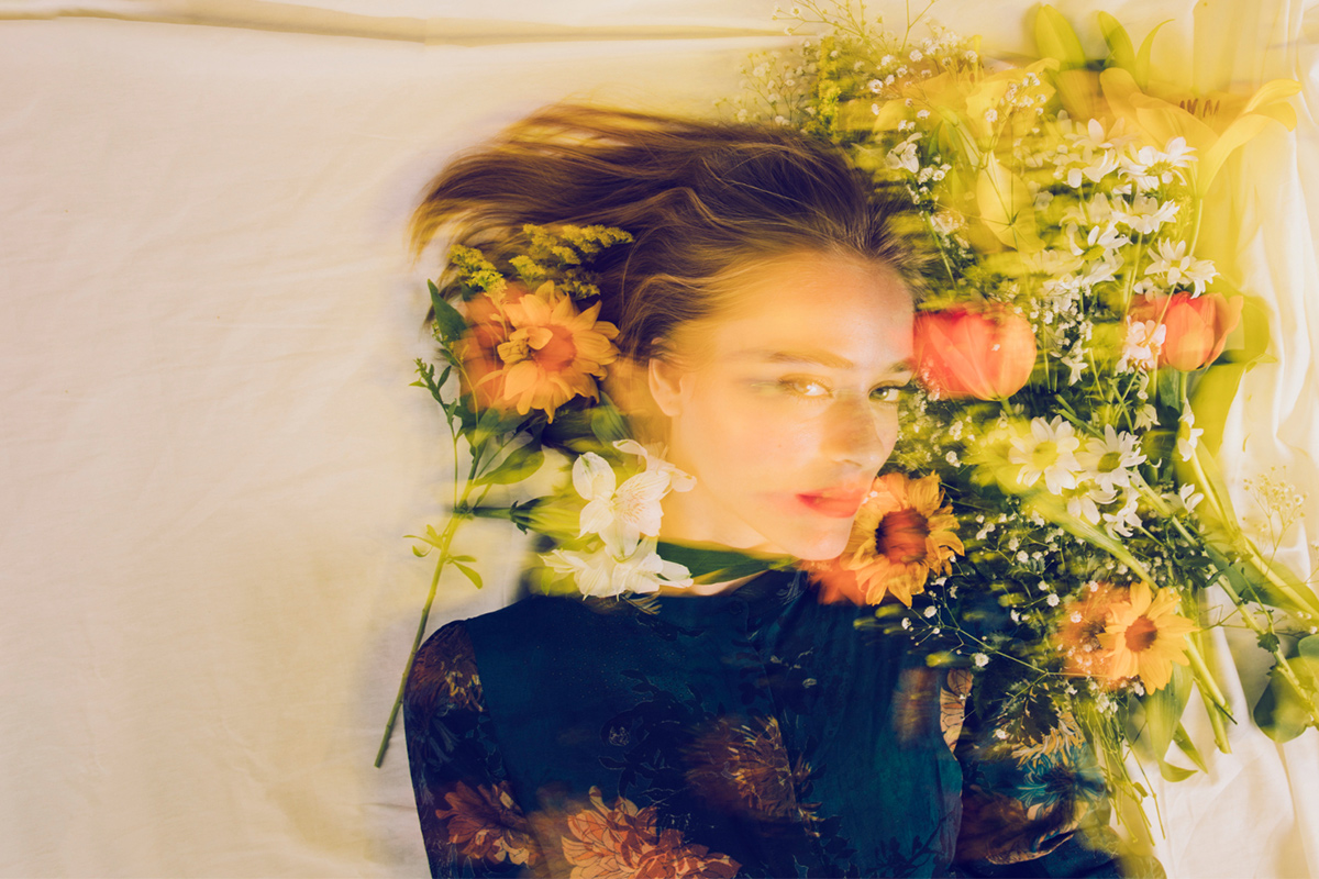 freepik_spring_restar_woman