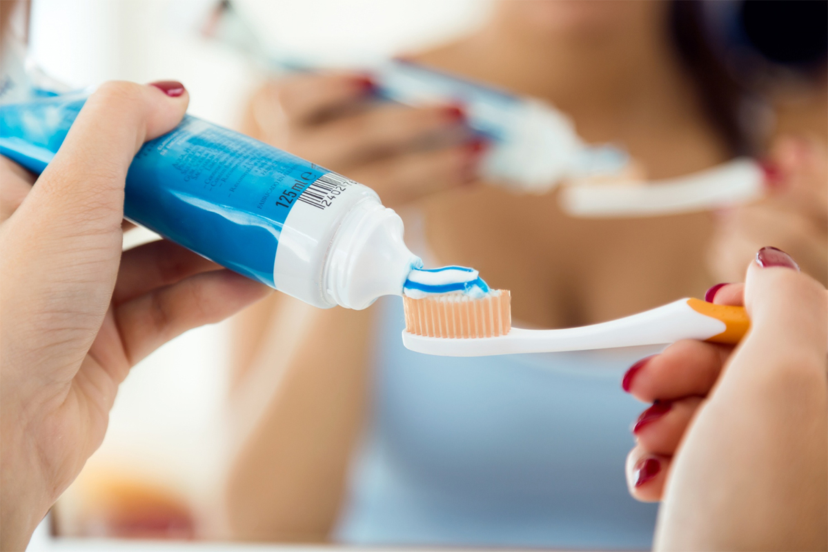 freepik_teeth_fluoride25