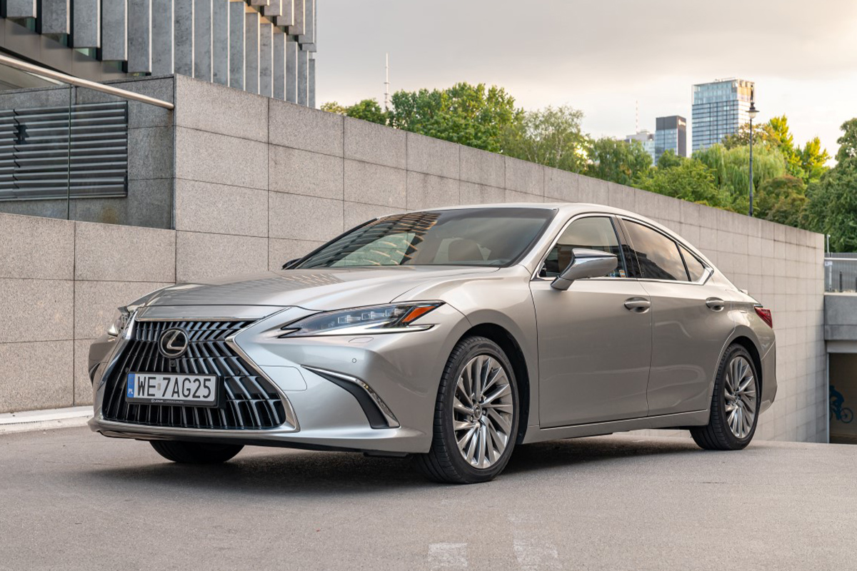 lexus_es_300h_2018