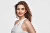 „Clean girl“ make-up podľa Dermacol: prirodzenosť, ktorá vydrží