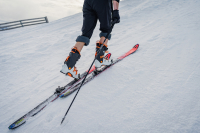 Láka vás skialp? Čo si obliecť a zbaliť na deň v horách