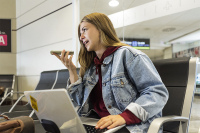 Vojnové konflikty, štrajky aj kyberútoky majú vplyv na cestovanie