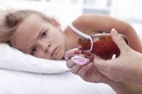 Rozštvrtené tabletky ibuprofénu deťom nedávajte!