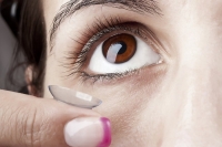 4 mýty o kontaktných šošovkách a ich nosení