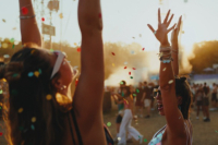 Festivalová výbava novej generácie: Čo si vziať so sebou, aby si neprišiel o vibe