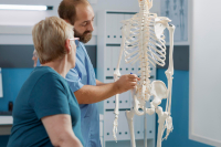 Až polovica pacientov do roka preruší svoju liečbu osteoporózy