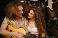 Gitarový virtuóz Dávid Bílek rieši dve veľké udalosti naraz: Najväčšie turné kariéry aj svadbu!